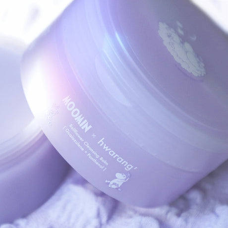 MOOMIN x hwarang' Bellflower Cleansing Balm lÀhikuva pakkauksesta